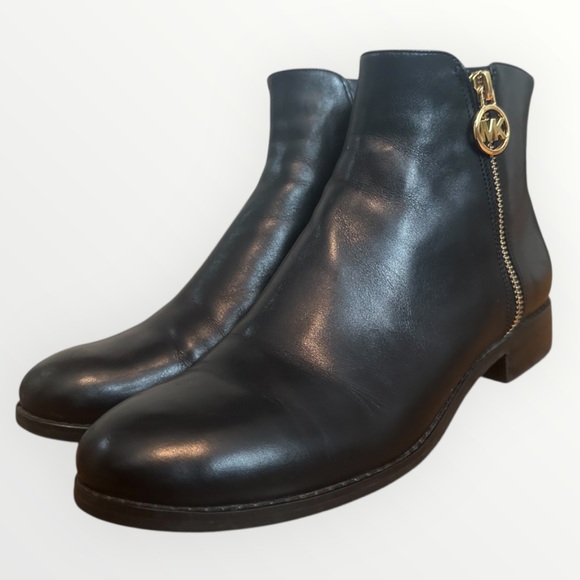 MICHAEL Michael Kors Women's Black Leather Lainey Flat Booties - Picture 6 of 11